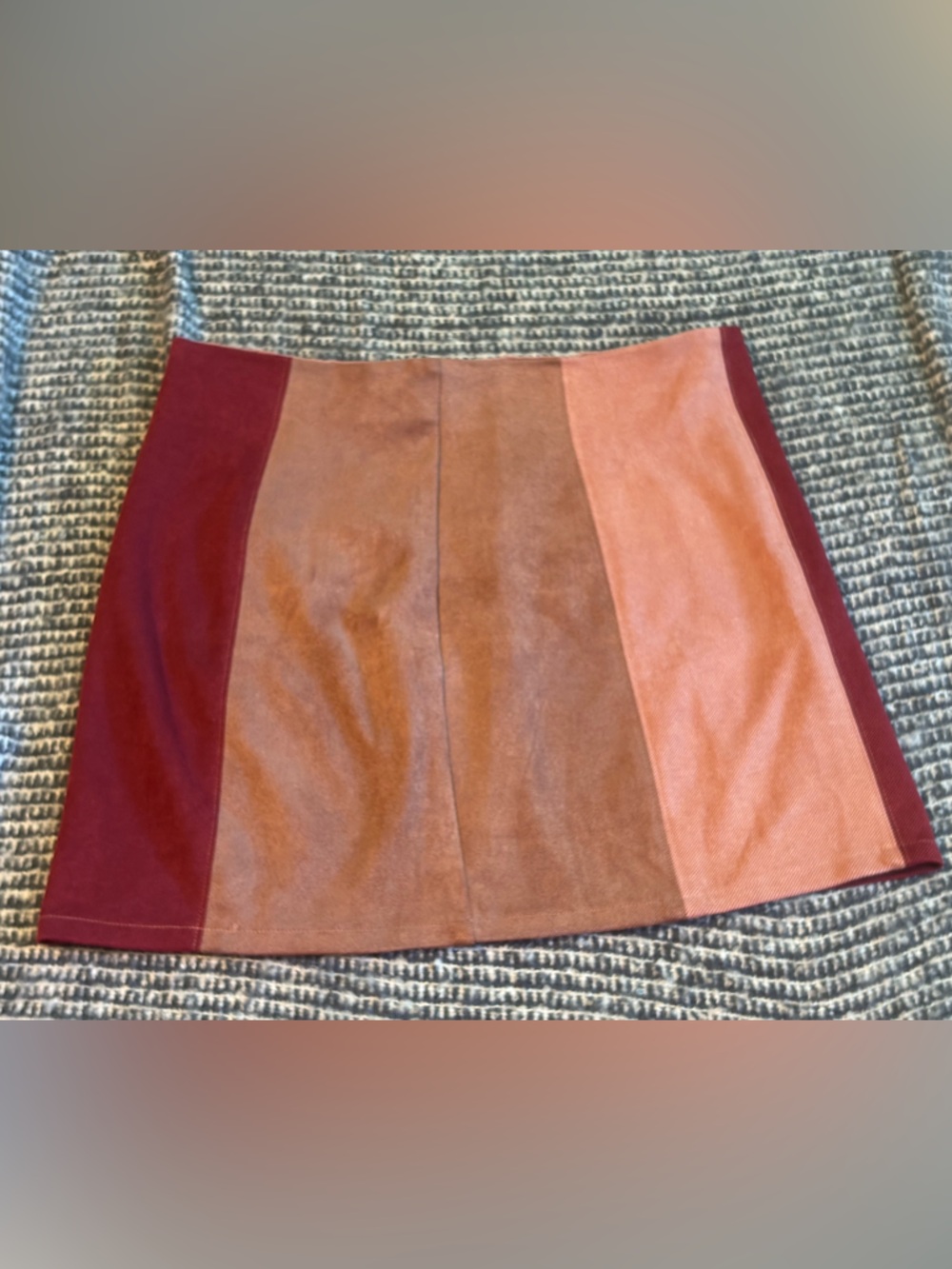 Le Lis Suede Colorblock Mini Skirt in Burgundy, Blush & Taupe